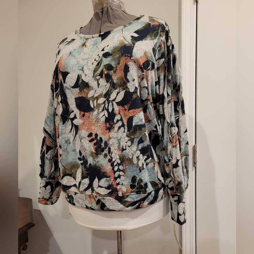 NWT 2X Zac and Rachel Floral Print Ruffle Sleeve Lightweight Sweater